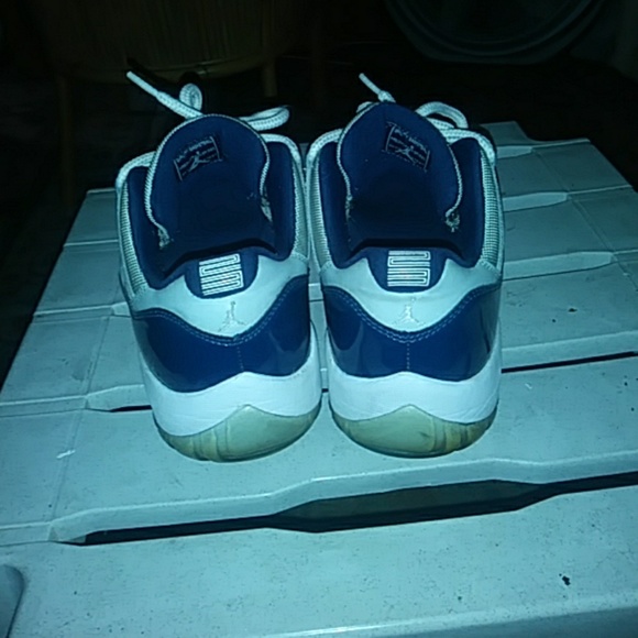Jordan 11s Georgetown - Picture 3 of 5